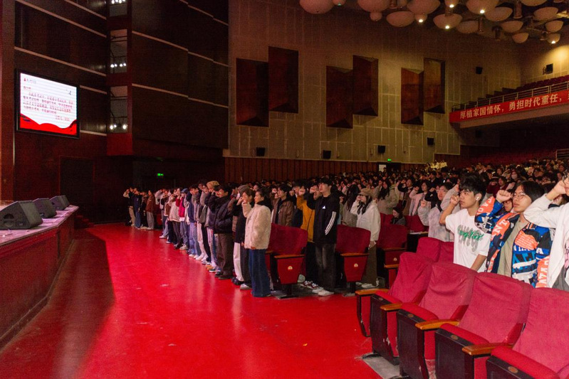 表彰先进树榜样，诚信应考护平安...